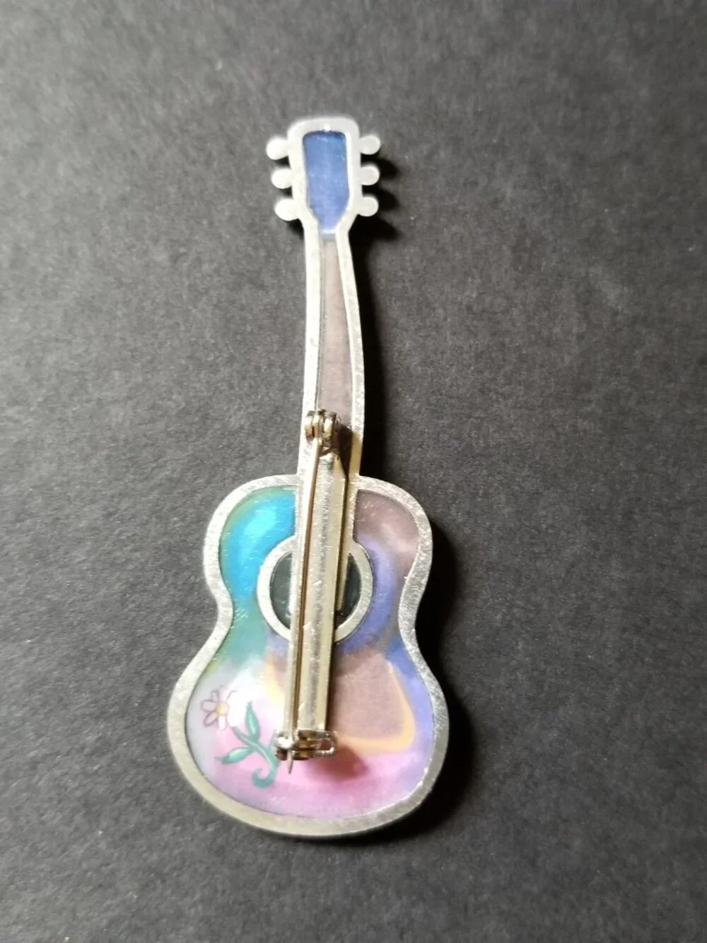 SEEKA GUITAR PIN